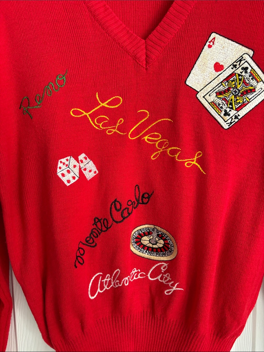 Vintage Red V-Neck Casino Embroidered Sweater Sir Robert Originals Size M Lucky - Picture 7 of 11